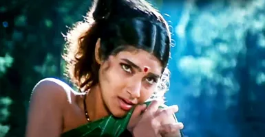 Oyila Paadum Paatula - Deeplyrics